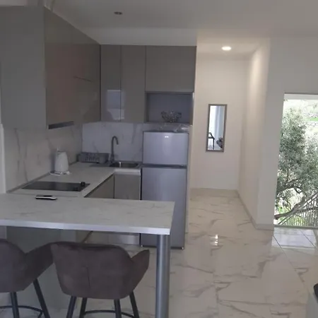 Karlo Apartment