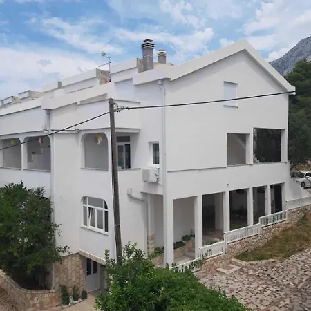 Karlo Apartment Zivogosce